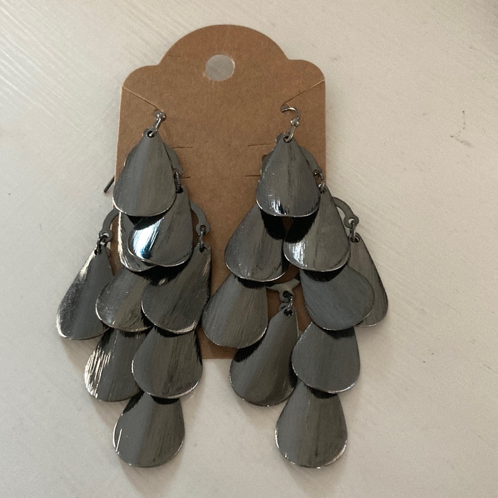 Dangle pierced earrings - Picture 4 of 4